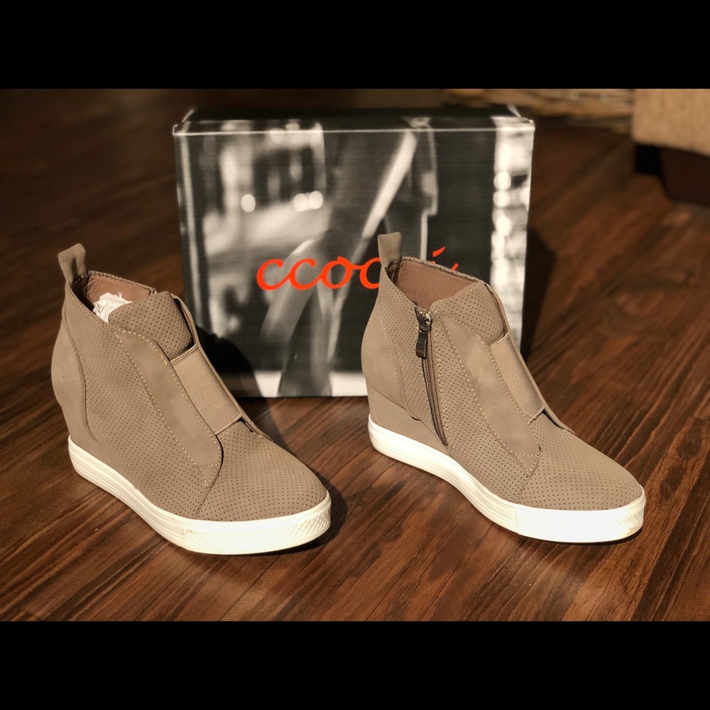 Wedge sneakers